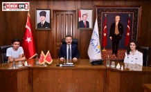 Vali Aksoy, başarılı öğrencileri ağırladı