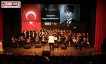 Aydınlılar Atatürk’ün sevdiği şarkıları hep birlikte söyledi