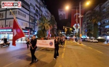 Liseli gençler, Atatürk için yürüdü