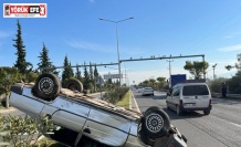 Takla atan otomobildeki iki kişi yaralandı