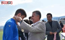 Buharkent Beldiyespor kupasına kavuştu
