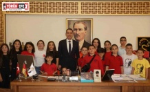 Başkan Arıcı makamını çocuklara emanet etti