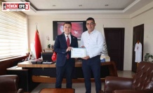 Kaymakam Gündoğdu’dan örnek muhtara teşekkür belgesi
