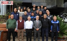 Başkan Tetik mesai arkadaşlarının yeni yılını kutladı