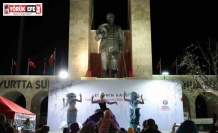 Didim Cumhuriyet Kent Meydanı’nda yılbaşı coşkusu her akşam devam ediyor