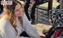 Üniversiteli gençler, yaşlı çınarları unutmadı