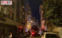 Apartmanın çatısından yükselen yoğun duman ekipleri harekete geçirdi