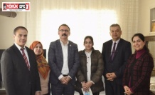 Kaymakam Ateş, öğrencilerin evine misafir oldu