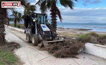 KUŞADASI BELEDİYESİ SAĞANAK YAĞIŞIN İZLERİNİ TEMİZLEMEYE DEVAM EDİYOR