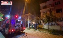 Gece yarısı evden alevler yükseldi, mahalleli sokağa döküldü