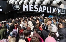 Aydın’da ’indirimli eşya’ izdihamı: Ezilen ve bayılan vatandaşlar hastaneye kaldırıldı