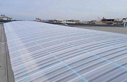 Davutlar Kapalı Pazar Yerinin çatısı yenilendi