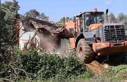 Nazilli’de metruk binaların yıkımı sürüyor