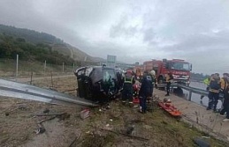 Kontrolden çıkan araç bariyere çarptı: 2 ölü