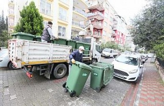 Efeler’de çöp kovaları yenileniyor