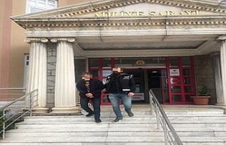 Gurbetçinin hesabından para çektikleri iddia edildi,...