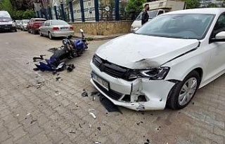 Otomobil ile motosiklet çarpıştı: 1 yaralı