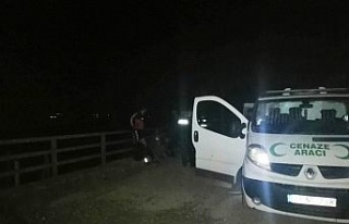 Yaşlı adamın cansız bedeni nehir kıyısında...