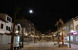 Yenilenen Kuşadası çarşılarına çevre dostu...