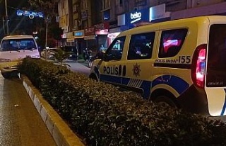 Alkollü sürücü önce refüje çıktı, sonra kaçtı