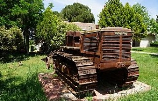 Bir zamanlar tarlaların tozunu atıyordu