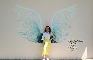 Efeler’in duvarları Anneler Günü için renklendi