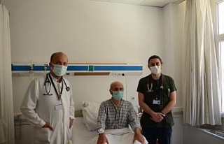 Enfeksiyona neden olan kalp pili kablosu operasyonla...