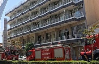 Kurutma makinesinden çıkan yangın panikletti