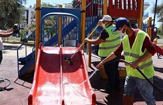 Nazilli’de parklar dezenfekte edildi