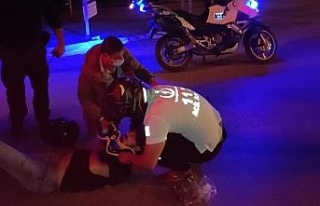 Polis otosuyla kurye çarpıştı: 1 yaralı