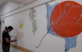 Hastane duvarları sanatla buluştu