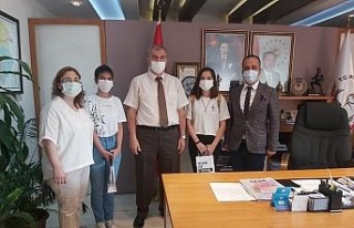 İl Milli Eğitim Müdürü Okumuş, başarılı öğrencileri...