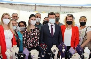 Kursiyerler yıl sonu sergisinde hünerlerini sergiledi