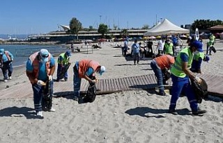 Kuşadası Kıyılarında Çevreci Temizlik