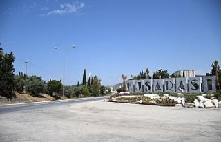 Kuşadası ziyaretçilerini yeni görünümüyle karşılamaya...