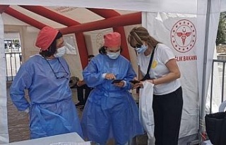 Kuşadası’nda aşı çadırı kuruldu