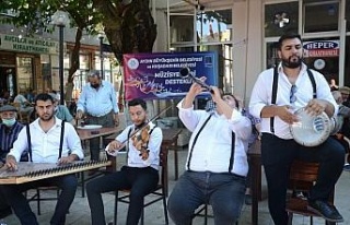 Kuşadası’nda müzisyenlere destek konserleri