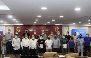 Nazilli’de emlak danışmanları belgelerini aldı