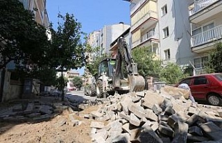 Efeler Belediyesi, yolları yeniliyor