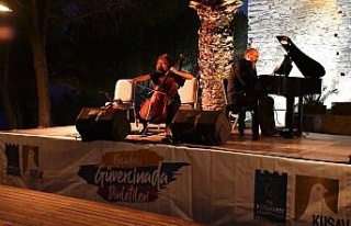 Genç sanatçılar Güvercinada’da konser verdi