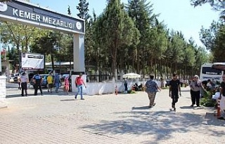 Kurban Bayramı öncesi Aydın’da mezarlıklar ziyaretçilerle...