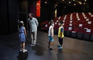 Kuşadası’nda çocuklara yönelik drama eğitimi...