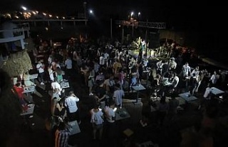 Kuşadası’nda eğlence tavan yaptı