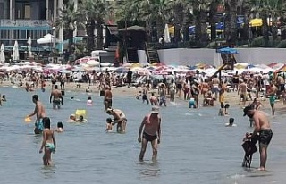 Kuşadası’nda hafta sonu yoğunluğu, yollarda...