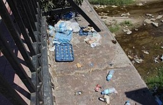 Tabakhane Deresi çöplüğe döndü