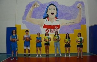 Voleybol Milli Takım Oyuncusu Meryem Boz’a Başak...