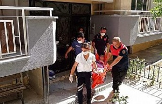 Yaşlı kadının imdadına itfaiye yetişti