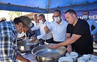 Başkan Kaplan’dan aşure ikramı