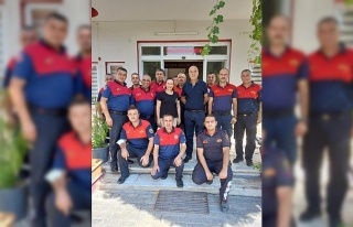 Mahalle sakinlerinden, ateş savaşçılarına teşekkür