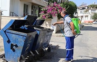 Nazilli’de çöp konteynerleri dezenfekte ediliyor